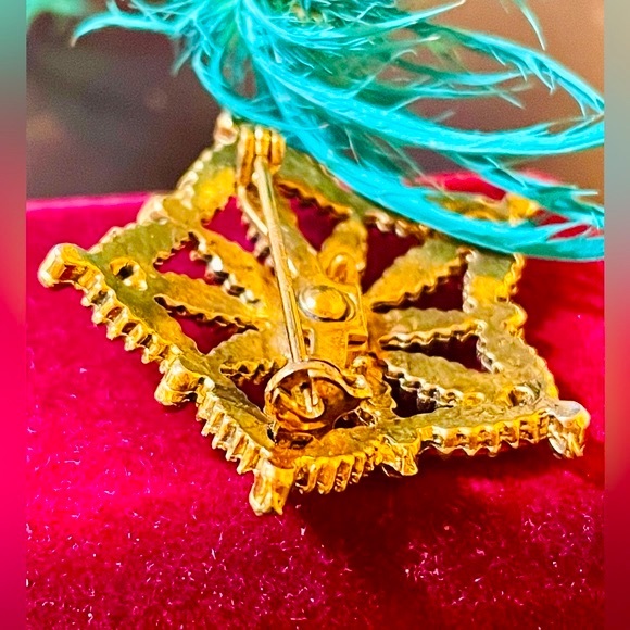 Vintage Five Point Gold Star Brooch - Picture 3 of 6